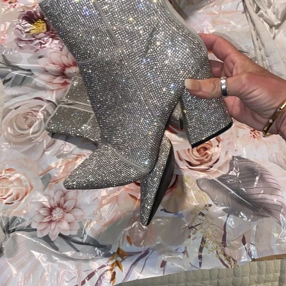 Madden Girl Silver Ankle Booties with rhinestones NWOT - Picture 3 of 10
